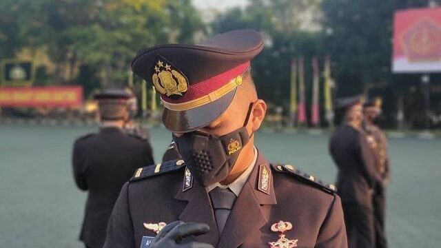 perwira polisi