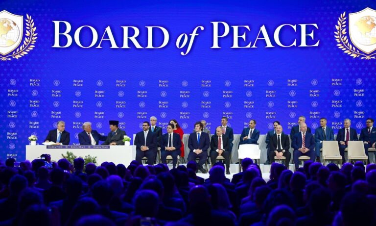 Prabowo Teken Charter Board of Peace Gaza di Davos 2026