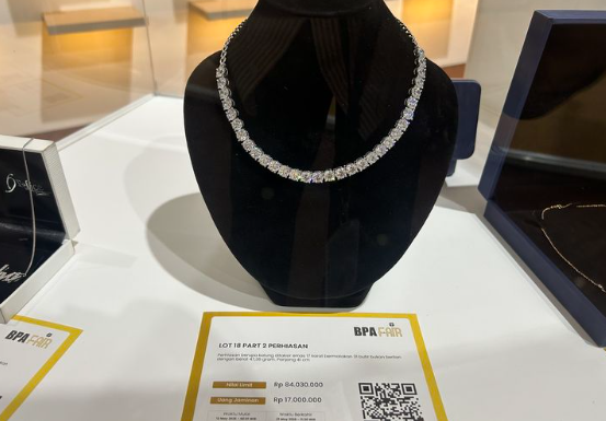 Kalung dengan 44 Berlian Jadi Sorotan, Perhiasan Sandra Dewi di Lelang!